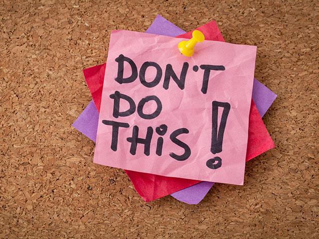 "Don't do this" written on a sticky note